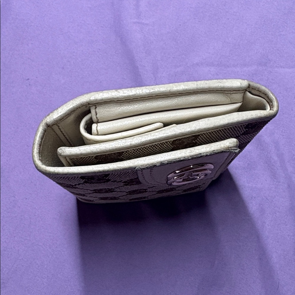 Authentic Gucci Wallet - Picture 6 of 9